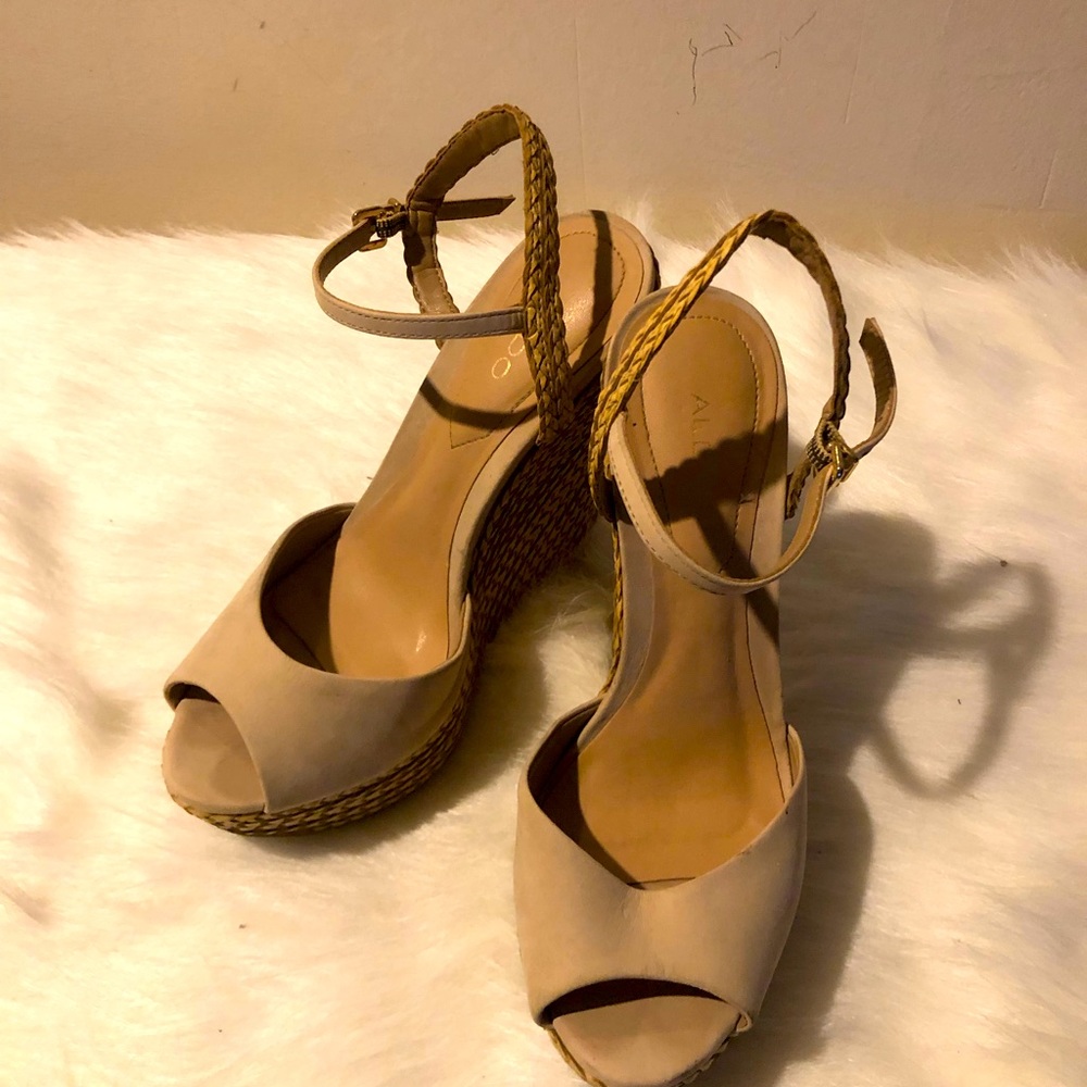 Aldo Cream Wedge Sandal-Wedge Heel Size 6